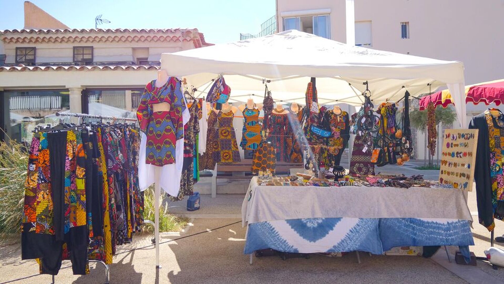 Marché Saint Cyr les pieds dans l'eau