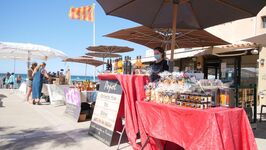 Marché Saint Cyr les pieds dans l'eau