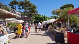 Marché Saint Cyr les pieds dans l'eau