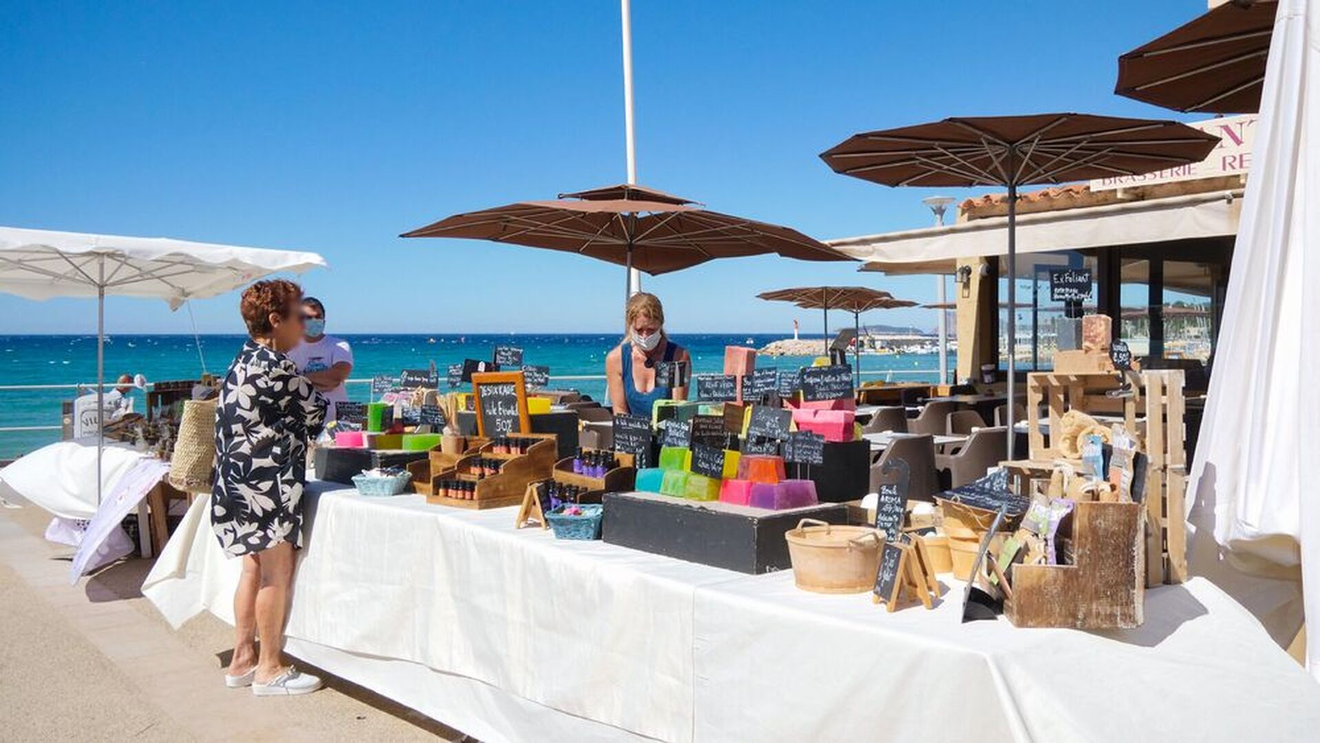 Marché Saint Cyr les pieds dans l'eau