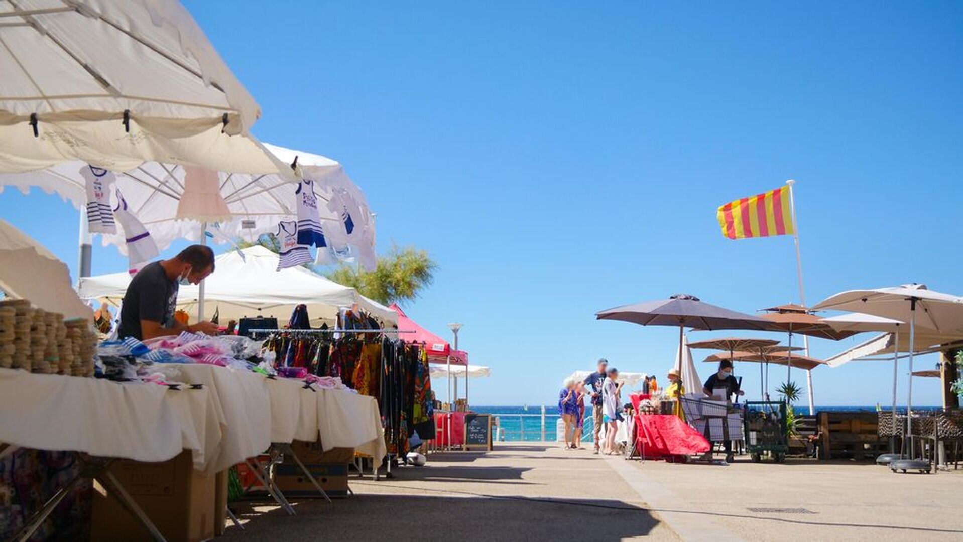 Marché Saint Cyr les pieds dans l'eau