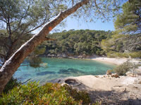 Calanque de port d'Alon