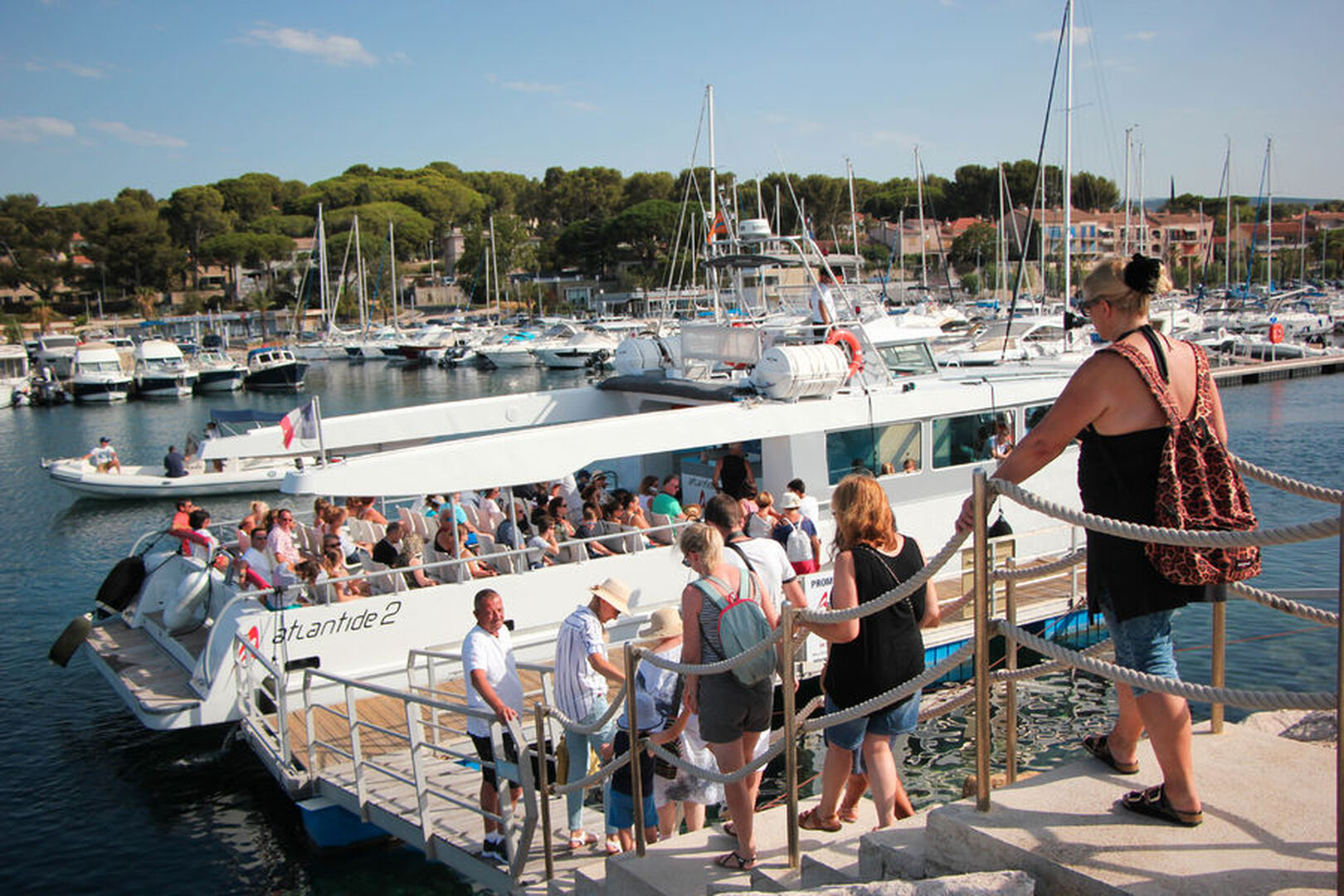 Promenade en mer commentée des 7 calanques  avec l'Atlantide