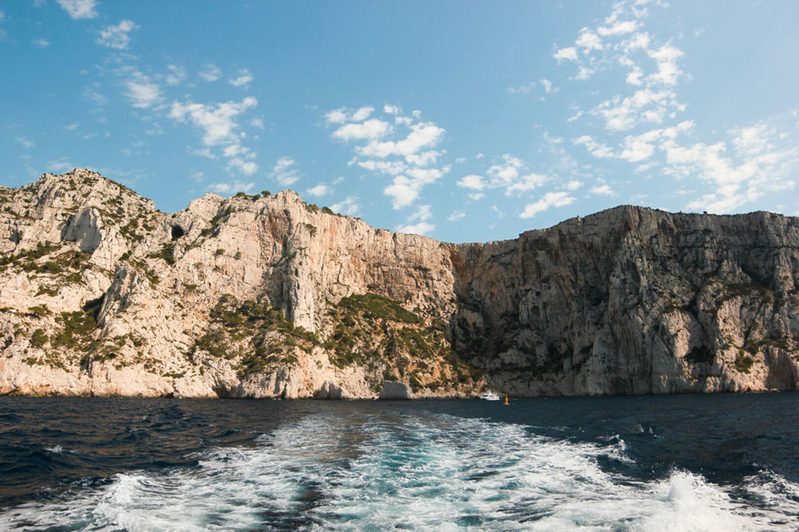 Promenade en mer commentée des 7 calanques  avec l'Atlantide