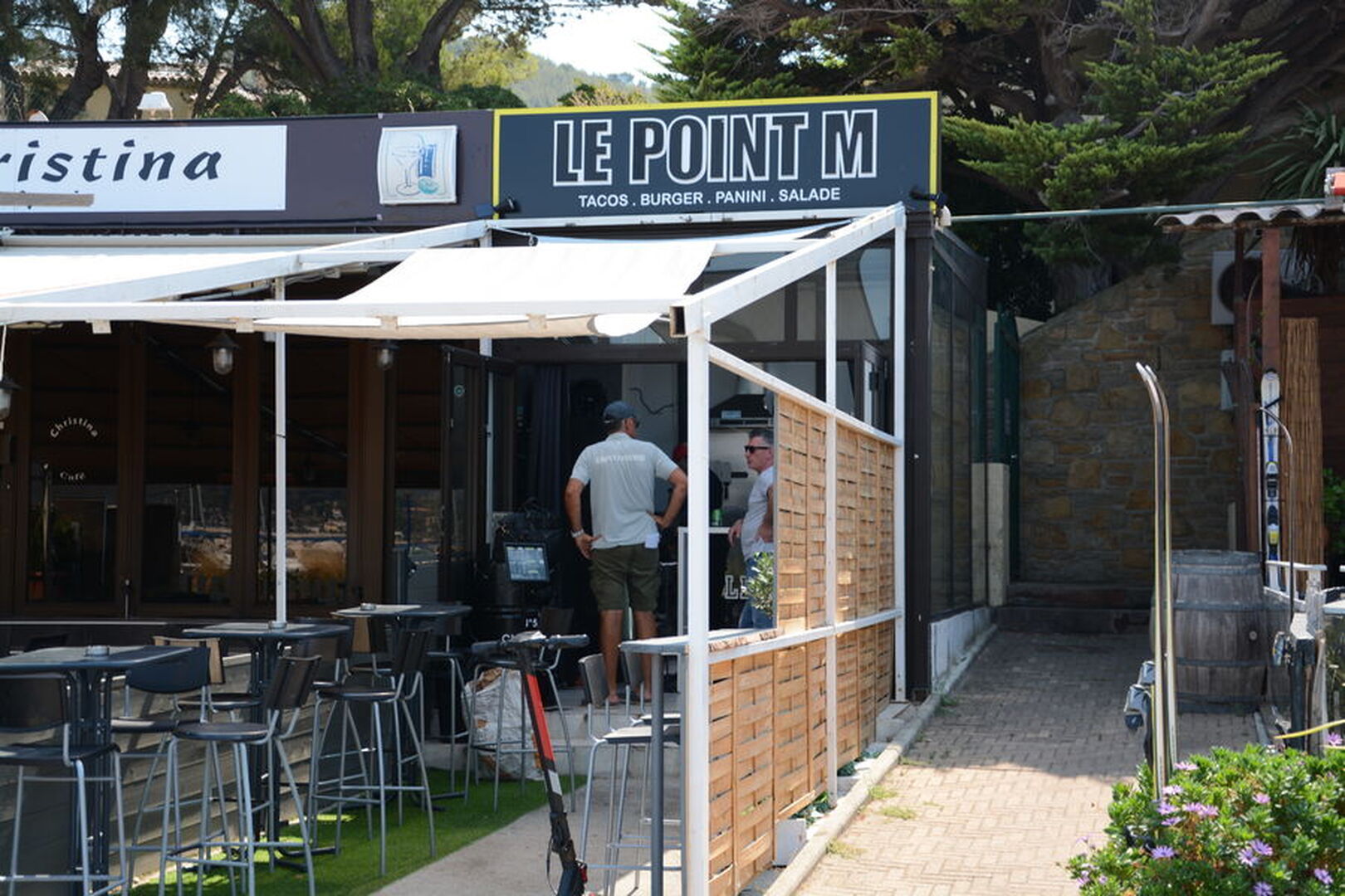 Le point M