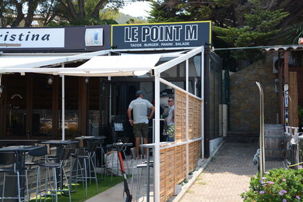 Le point M