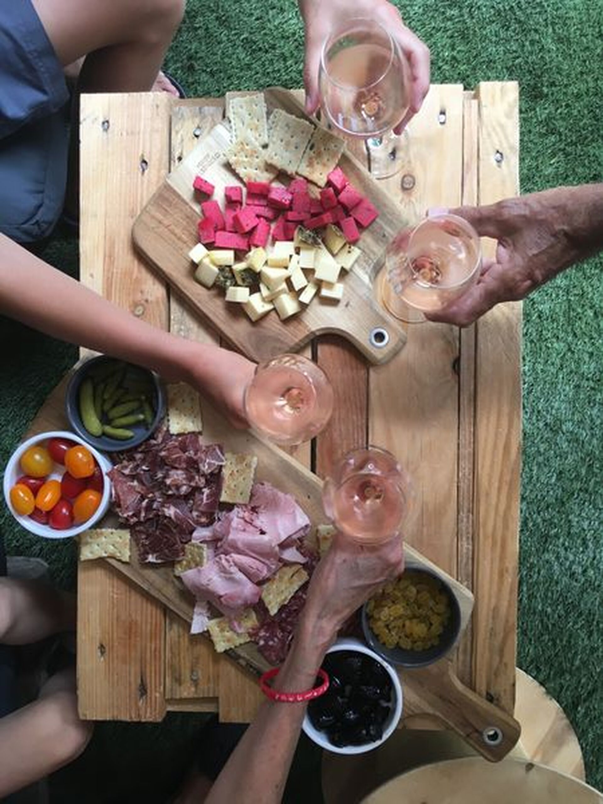 zOOvinO Planches Apéritives Charcuterie + Fromage l'été