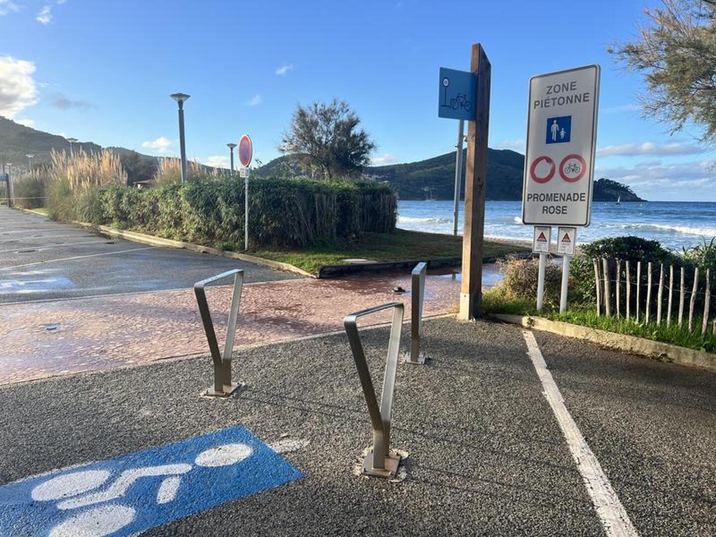 Aire de stationnement vélo plage des Lecques_Saint-Cyr-sur-Mer