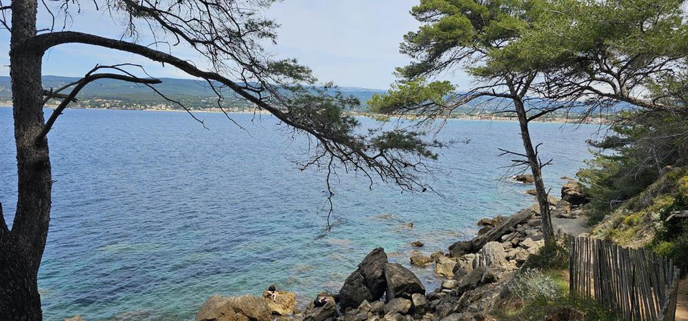 Vue de la baie du chemin des douaniers