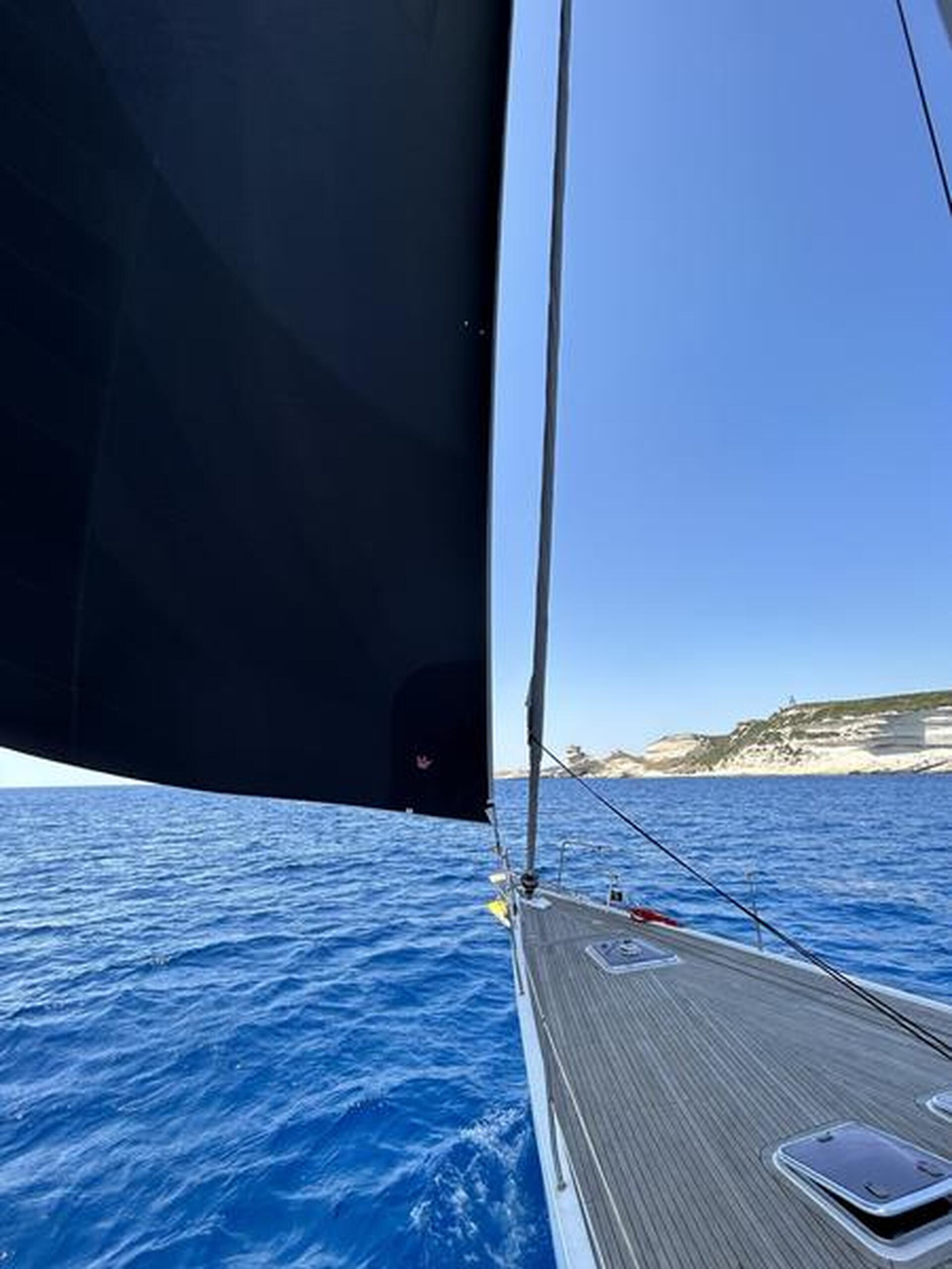 <<<<<Location de bateau avec skipper voilier tiahura