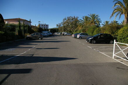 Parking les cyclades