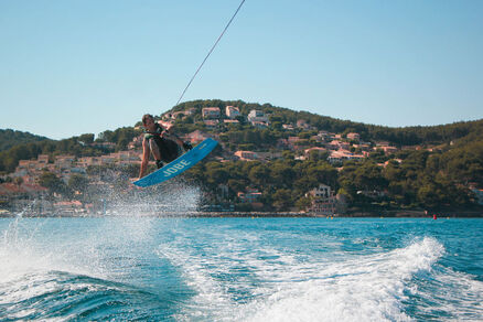 Cours et stages de ski nautique ou wakeboard - Wake sensation