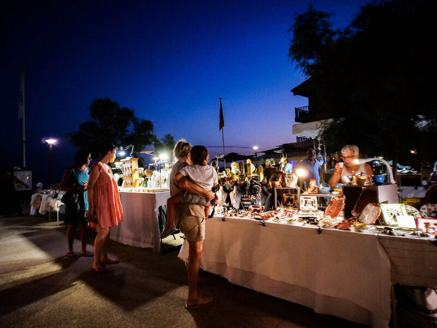 Marché des créateurs place de l'appel du 18 Juin