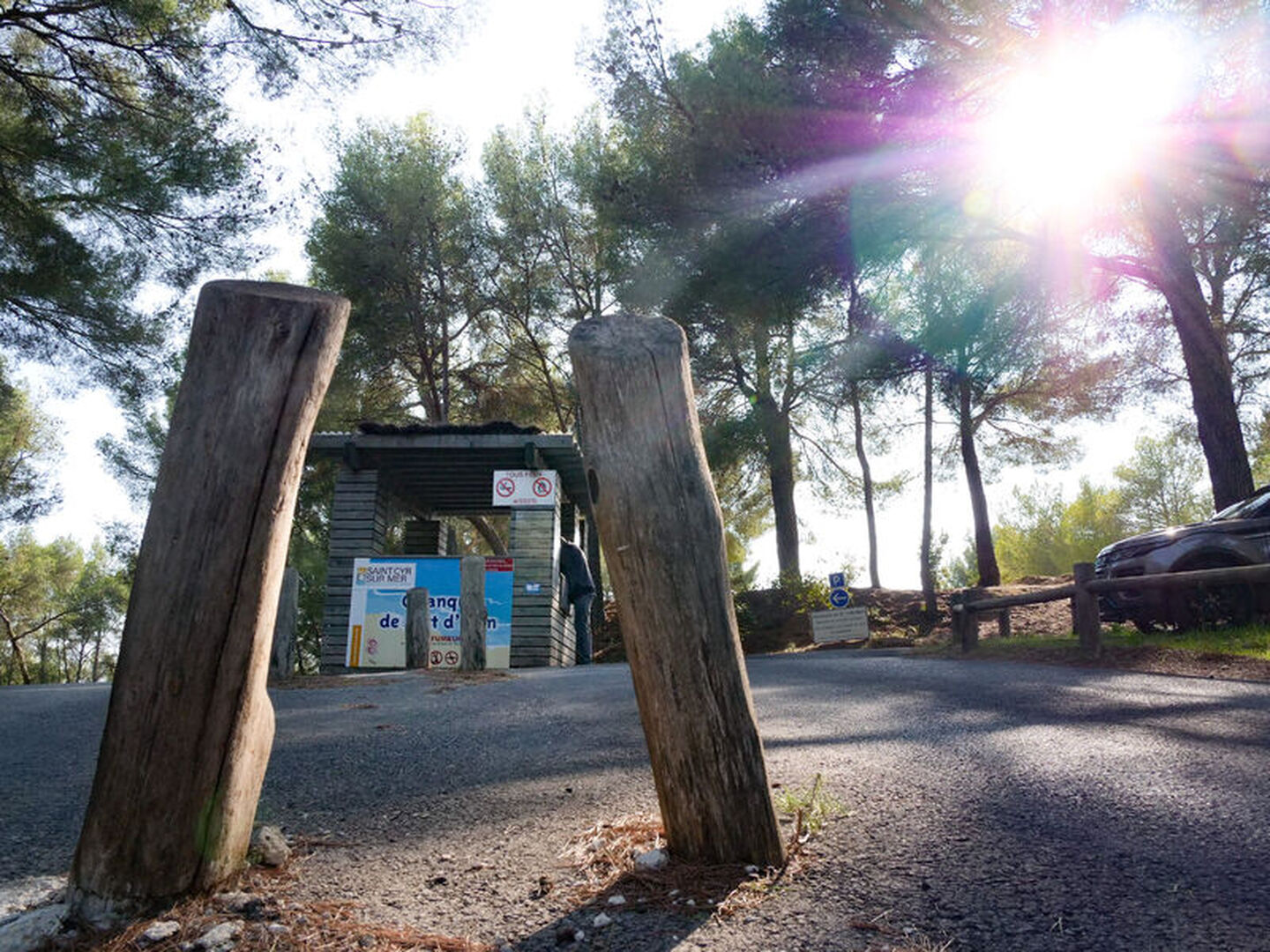 Entrée Parking Calanque de Port d'Alon