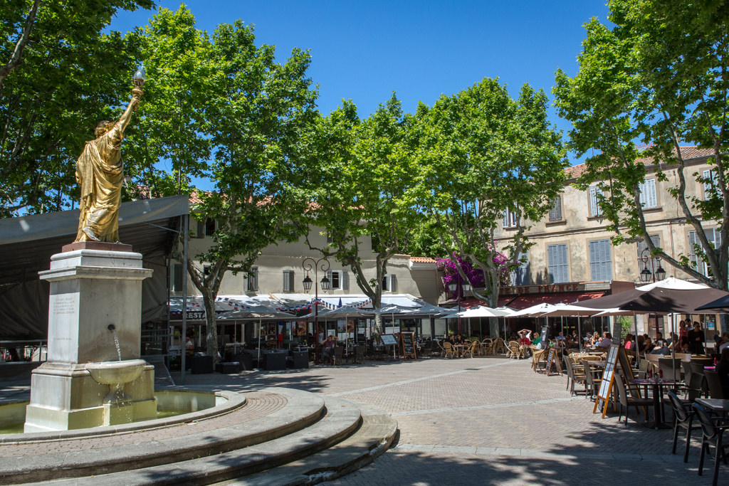 Statue de la liberté sur la place Portalis