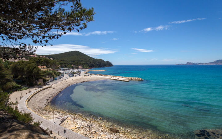 plage_de_la_madrague_page_les_plages_vue_promenade