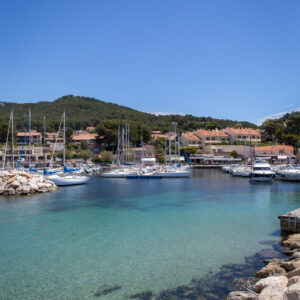 Vue du port de la Madrague