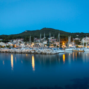 Le port de la Madrague de nuit