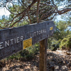 Balisage sur le sentier du littoral