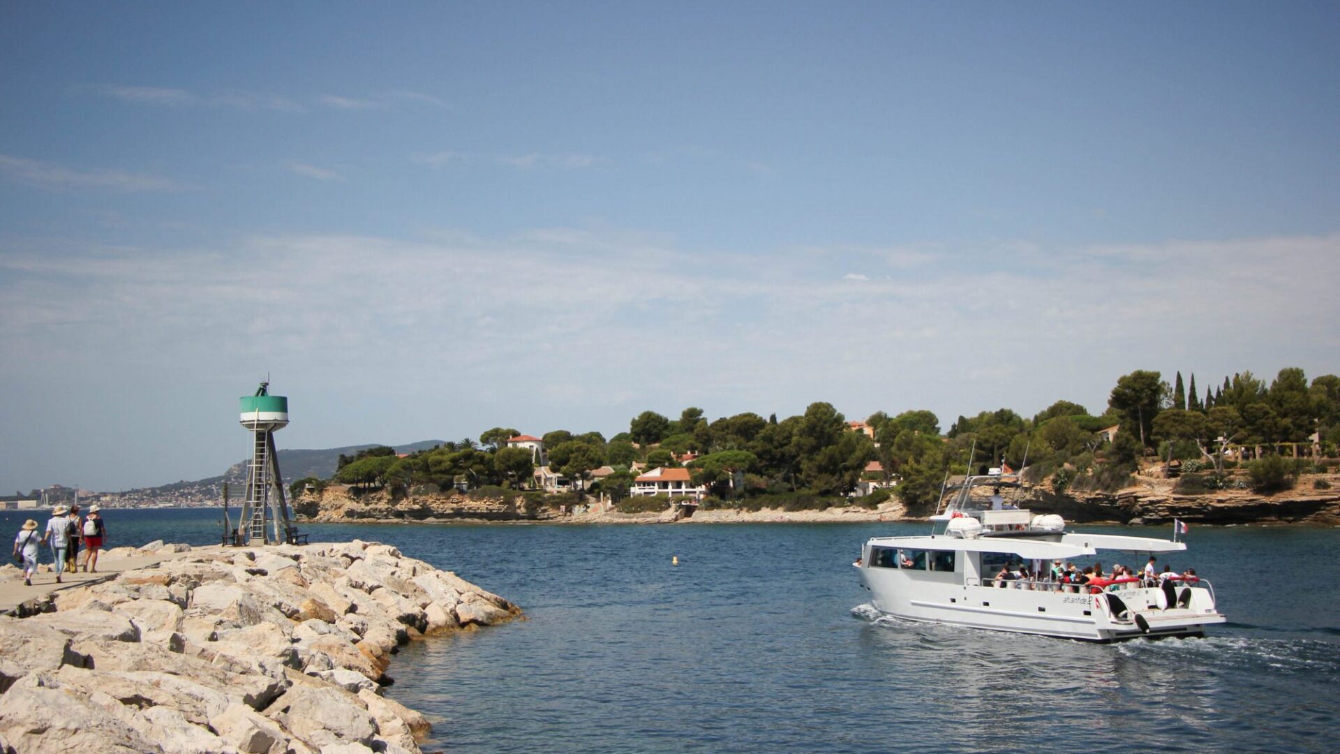 Balade en mer commentée des calanques de Cassis