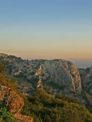 Evenos_Vue_depuis_les_ruines_du_chateau