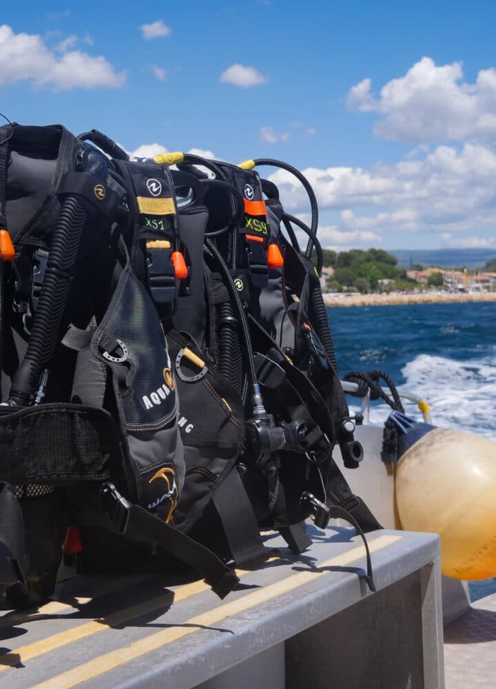 Matériel pour la plongée sous-marine sur le bateau de Lecques Aquanaut