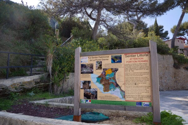 Départ du sentier du littoral depuis le port de la Madrague